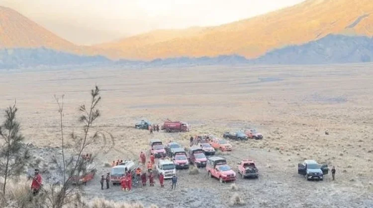 Pemadaman Tuntas, Wisata Gunung Bromo Kembali Dibuka Mulai Besok