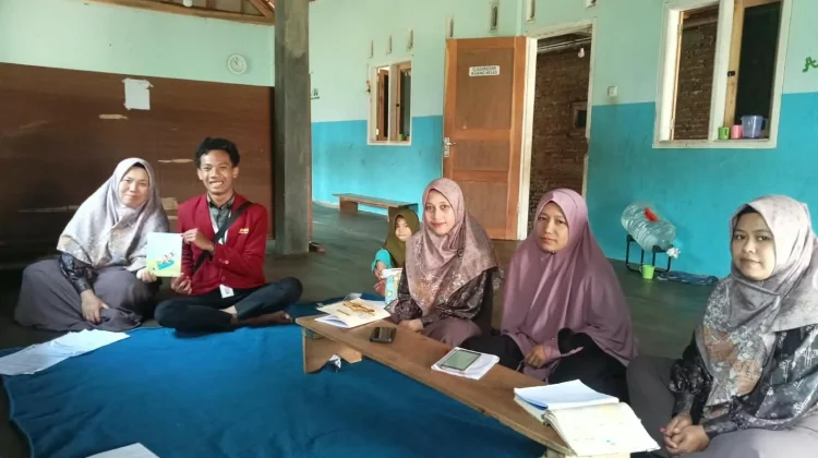 “Sekolah Damai”: KKN UMM Edukasi Guru dan Orang Tua Cegah Masalah Perilaku Anak
