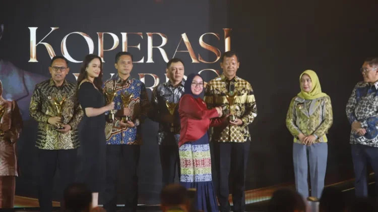 Bupati Pasuruan Raih Penghargaan Bakti Koperasi Nayaka Mahambara 2026