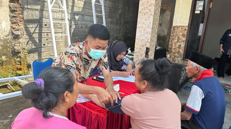 KKN MAs Kelompok 74 Gelar Medical Check Up Gratis dan Edukasi Gizi