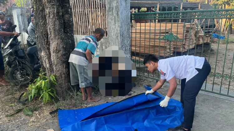 Laka Tunggal di Nglegok Blitar, Motor Tabrak Pohon