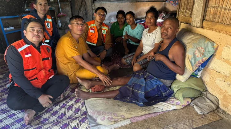 Tim Medis UB-RSSA Malang Jemput Bola ke Pelosok NTT, Sudah Tangani 400 Lebih Pasien