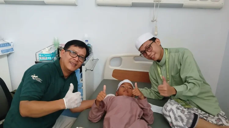 Wujudkan Pribadi Santri Peduli Sesama, Ponpes Dalwa Gelar Khitan Massal