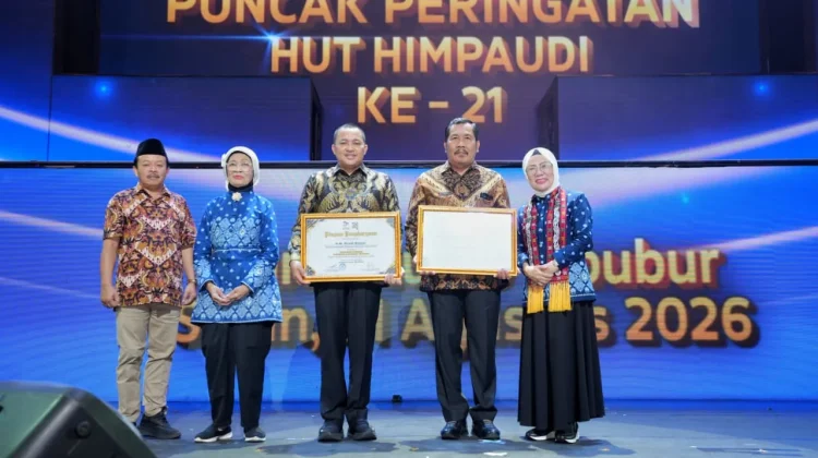 Bupati Rusdi Raih Penghargaan Adhi Bhakti HIMPAUDI