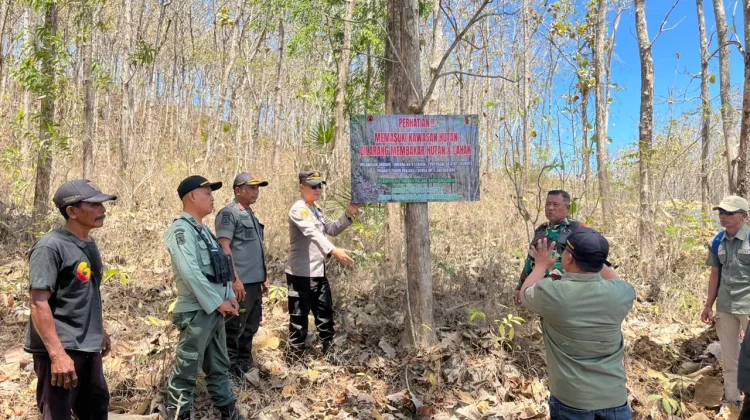 Waspada Karhutla, Polres Malang Sebar Imbauan Larangan Membakar di Hutan Bantur