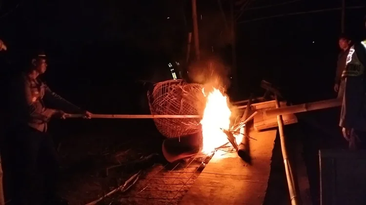 Polres Malang Bongkar Arena Diduga Sabung Ayam di Pagelaran