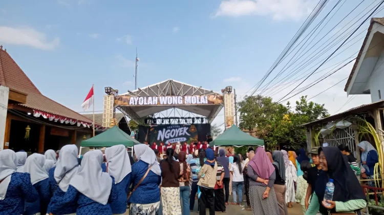 Festival Ngoyek Lontong Sukolilo Jadi Ajang Pelestarian Budaya Desa