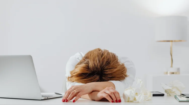 Tips Kenali Tanda Burnout di Tempat Kerja