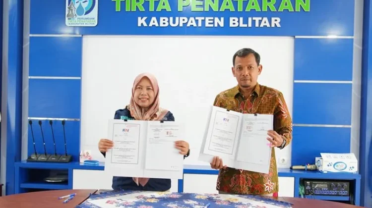 KAI dan Perumda Tirta Penataran Blitar Teken PKS Pengawasan Keamanan Utilitas