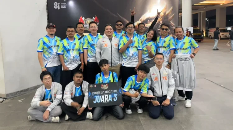 Siswa SMK PGRI 3 Malang Raih Juara III Kapolri Cup E-Sport