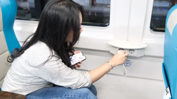 KAI Daop 9 Jember Waspadai Risiko Powerbank, Penumpang Diminta Kenali Tanda Bahaya