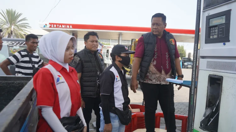 Pastikan Ketersediaan BBM, Satreskrim Polres Probolinggo Sidak Sejumlah SPBU