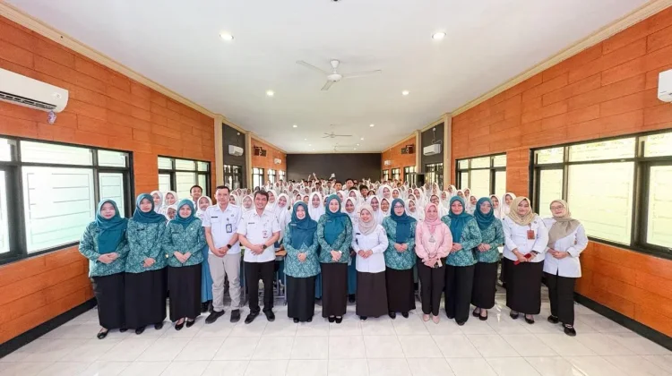 Ketua PKK Kabupaten Pasuruan, Merita Rusdi Sosialisasikan PAREEDI ke Sekolah