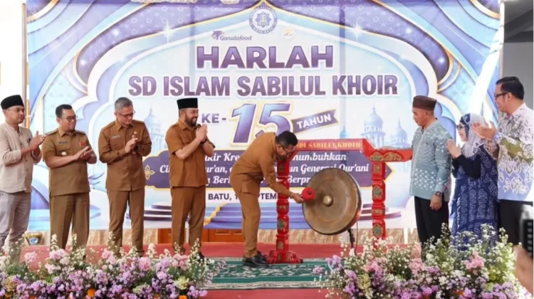 Wali Kota Batu Tekankan Pendidikan sejak Dini di HUT SDI Sabilul Khoir