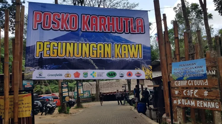 BPBD Kabupaten Malang Salurkan Logistik ke Dua Pos Lapang Karhutla Gunung Butak