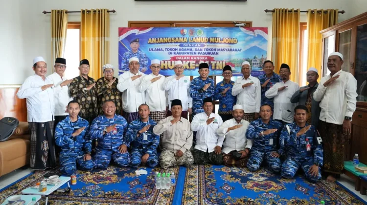 Silaturrahim ke Pasuruan, Komandan LANUD Muljono Surabaya Ajak Santri Jadi TNI