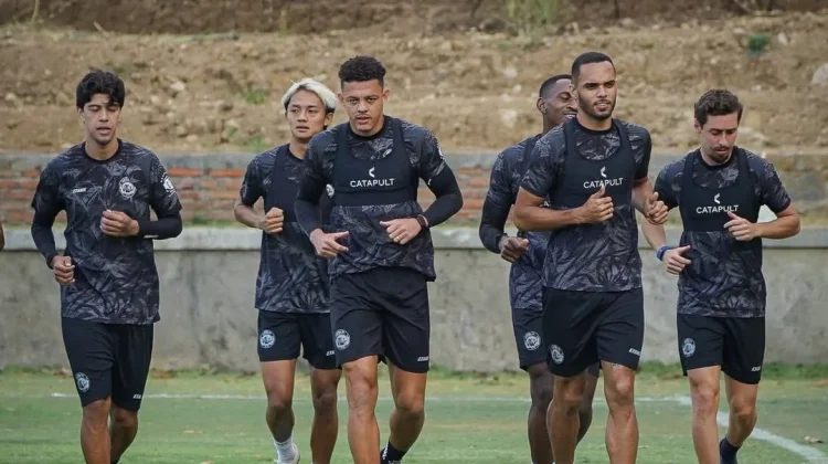 Bantah Pertahanan Rapuh, Marcos Santos Siapkan Formula Redam Lini Serang Persik