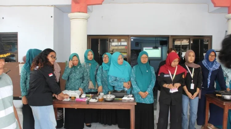 SEL 2026 Olah Minyak Jelantah Jadi Lilin Aromaterapi