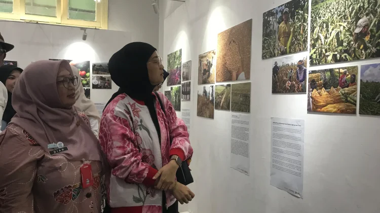Pameran Foto PFI Soroti Tanah, Pangan, dan Harapan di Kota Malang