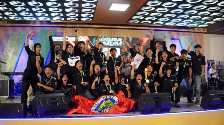 Mahasiswa UM Raih Juara Umum KMLI dan Dua Penghargaan KRTI