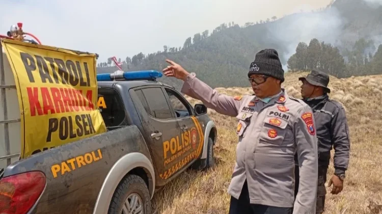 Polsek Sukapura Terima Penghargaan atas Dedikasi Penanggulangan Karhutla
