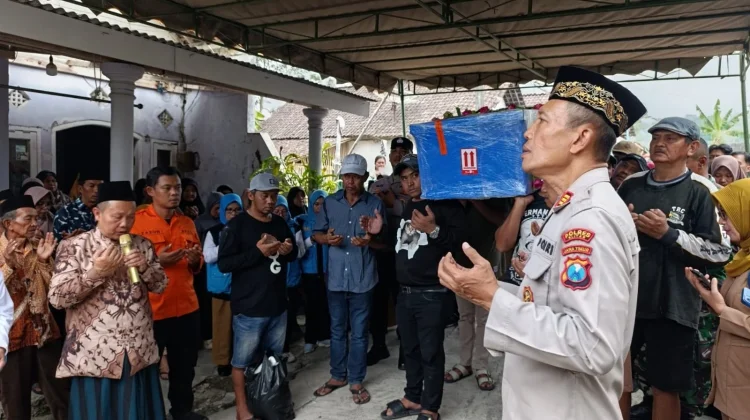 Susanto Korban KM Virgo Transport 8 Dimakamkan di Blitar