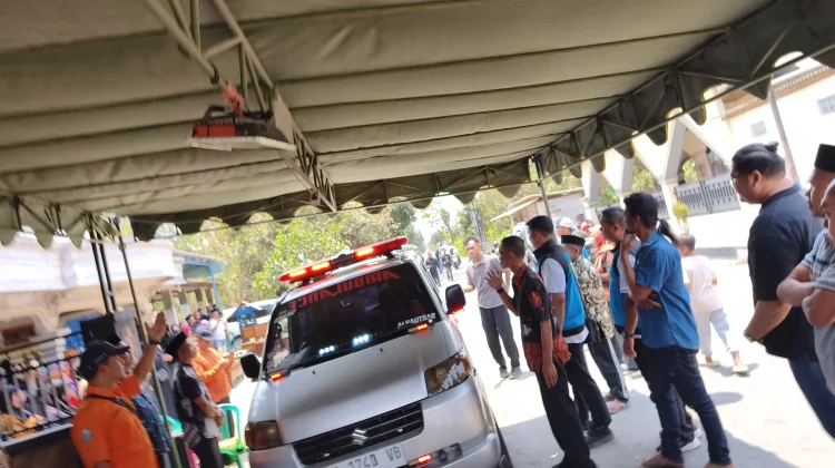 Sebulan Menanti, Jenazah Jarot Korban KM Virgo Dimakamkan di Blitar