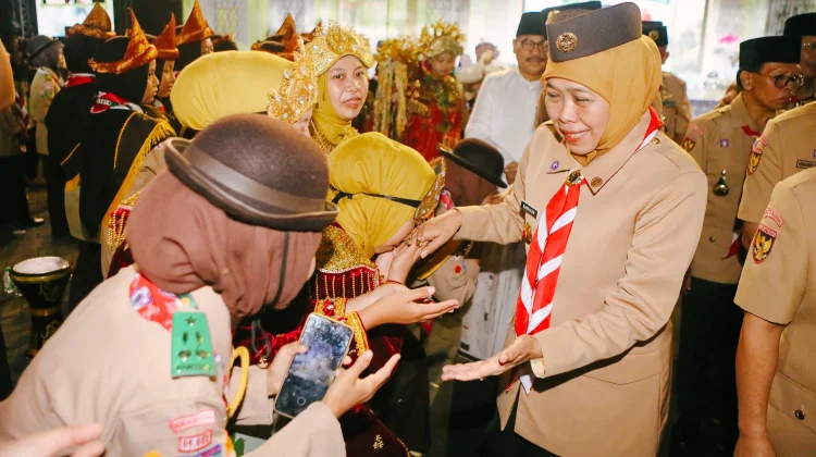 Khofifah Siapkan Ribuan Pohon untuk Peserta PPSN VI