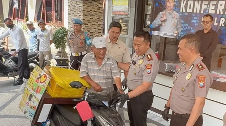 Polres Batu Kembalikan Tiga Motor Korban Penipuan