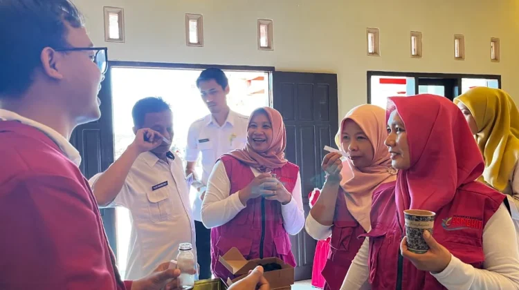 Mahasiswa UMM Olah Limbah Kulit Kopi Jadi Kerupuk hingga Biobriket