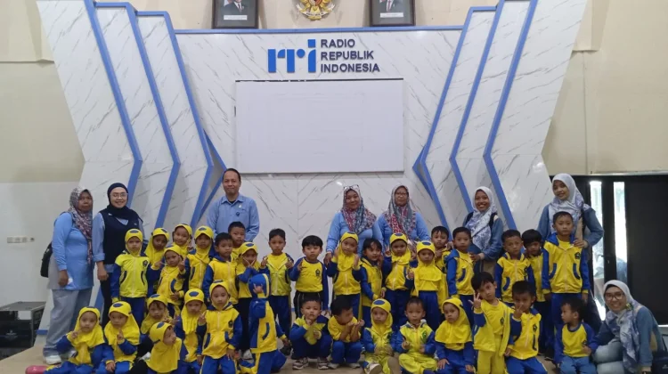 Mengenal Lebih Dekat Radio Perjuangan, Siswa RA Perwanida IV Malang Kunjungi RRI