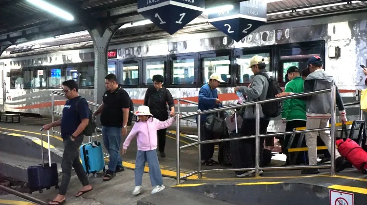 Sambut Libur Imlek 2577, KAI Daop 9 Jember Operasikan 24 KA per Hari
