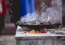 Makna Dupa dalam Persembahyangan Umat Hindu