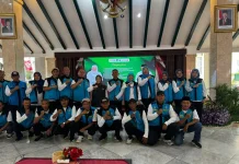 Gubernur Khofifah Salurkan 7 Miliar Lebih Bansos di Malang
