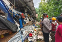 Kandang Ayam Roboh Memakan Dua Korban Meninggal Dunia