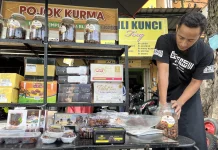 Kurma Ramadan Laris, Pedagang Blitar Raup Untung