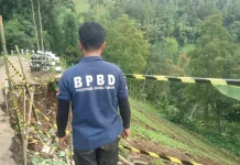 Longsor Tutup Akses Desa Taji Jabung Malang