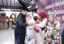 Semarak Ramadan GOW Kota Batu, Wali Kota Nurochman Santuni Janda Dhuafa