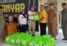 Dekopinda Kabupaten Probolinggo Bantu Korban Tanah Longsor