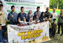 IJTI Blitar Ajak 100 Anak-Yatim Berbelanja Baju Lebaran