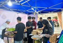 Lazismu Kota Malang Bagikan Ratusan Paket Buka Puasa