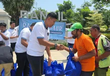 Rutan Bangil Bagi Ratusan Takjil di Alun-alun