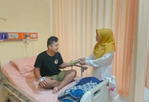 RSUD Grati Bagi-Bagi Takjil dan Bingkisan Lebaran untuk Pasien Rawat Inap