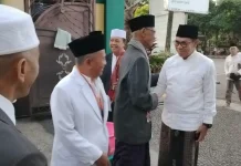 Wali Kota Batu dan Mantan Panglima TNI Salat Idulfitri di Masjid Agung Annur