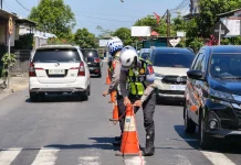 Tim Urai Polres Blitar Atasi Kepadatan Arus Lalin
