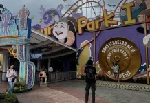 Wisatawan Sidoarjo Nikmati Liburan di Kota Batu, Jajal Jatim Park 1