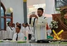 GKJW Sukoanyar Wirotaman Ampelgading Ibadah Paskah, Ada Tradisi Makan Ketupat