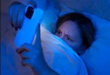 Bahaya Paparan Cahaya Biru Smartphone Terhadap Kualitas Tidur