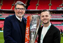 Legenda Arsenal Bawa Luton Town Raih Tropi EPL