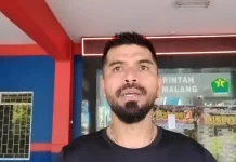 Bek Arema FC Julian Guevara Minta Komisi Wasit Tingkatkan Kualitas Perwasitan